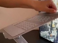 DIY手机支架制作教程（简单易行的方法教你打造自己的手机支架）