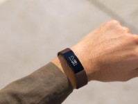 Fitbit手环的优缺点及使用体验（Fitbit手环的功能、价格、设计及用户评价）